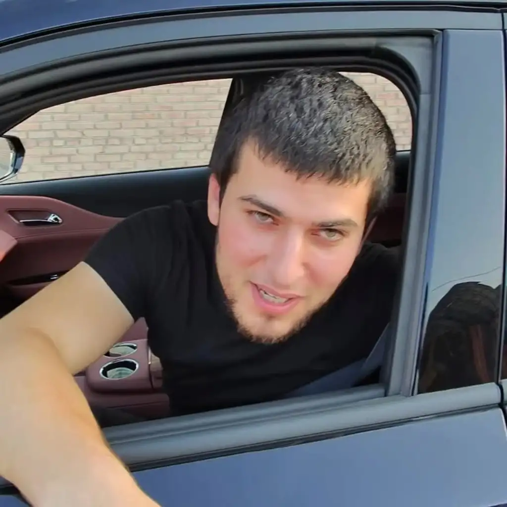 Рилс @baskhanov_r_