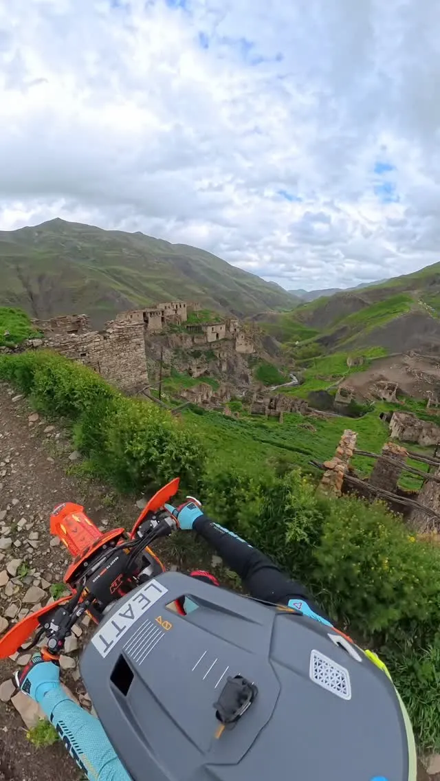 Рилс @endurosyndicate