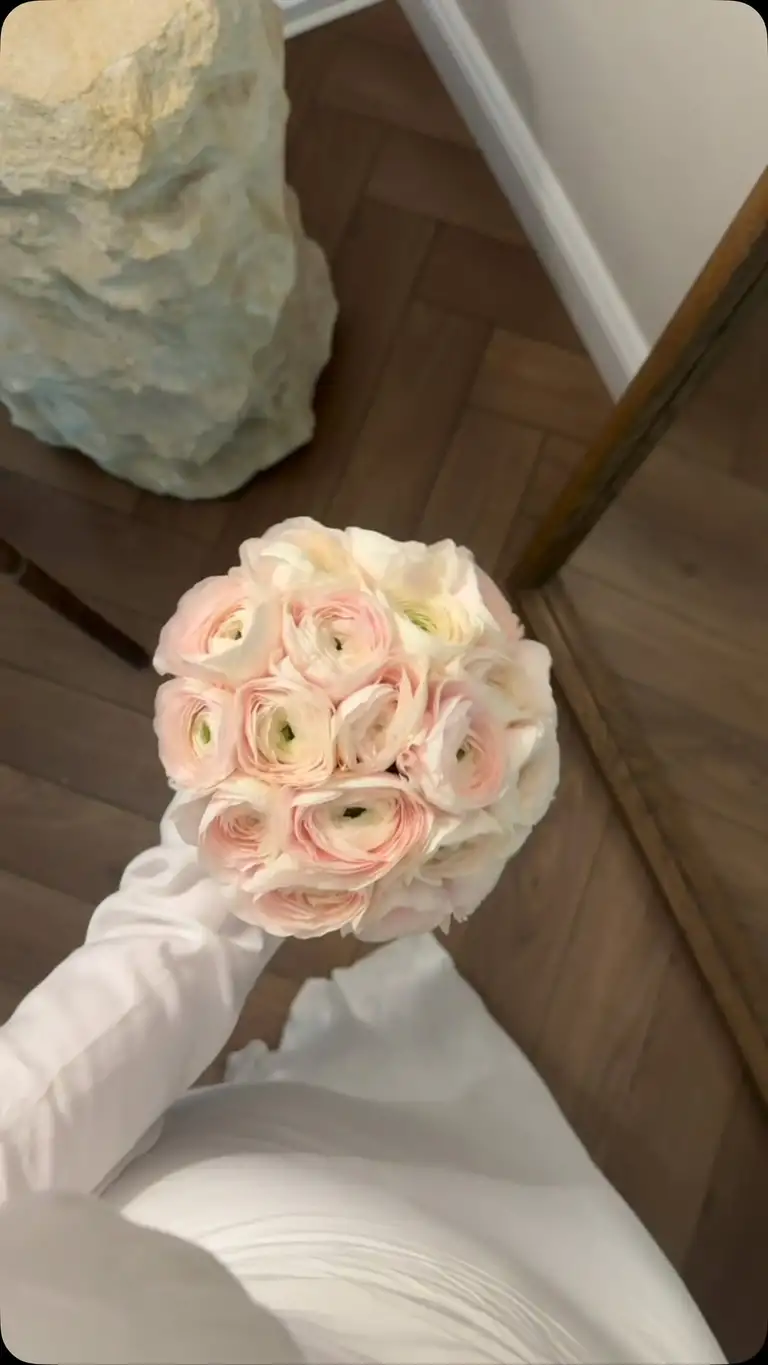 Рилс @roniflowers